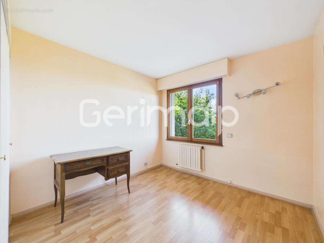 Vente - Maison - 8 pièces + cuisine - 180 m² - 795 000 € - - photo 23