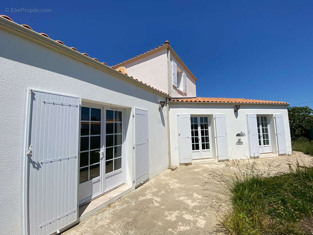 Maison à LA BREE-LES-BAINS