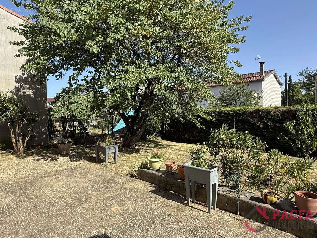 CASTRES -  Crabié, maison avec garage et jardin - photo 7