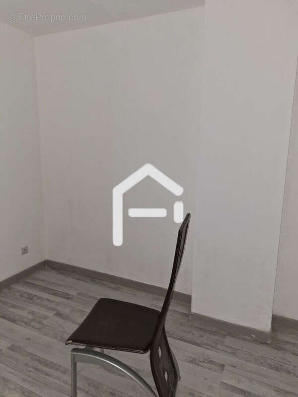 Appartement à POUSSAN