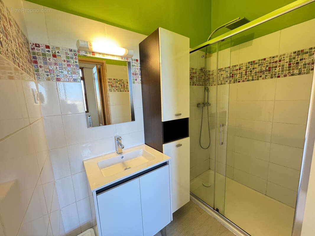 IMMEUBLE composé d'un local pro et d'un appartement avec 200 m2 de jardin - photo 3