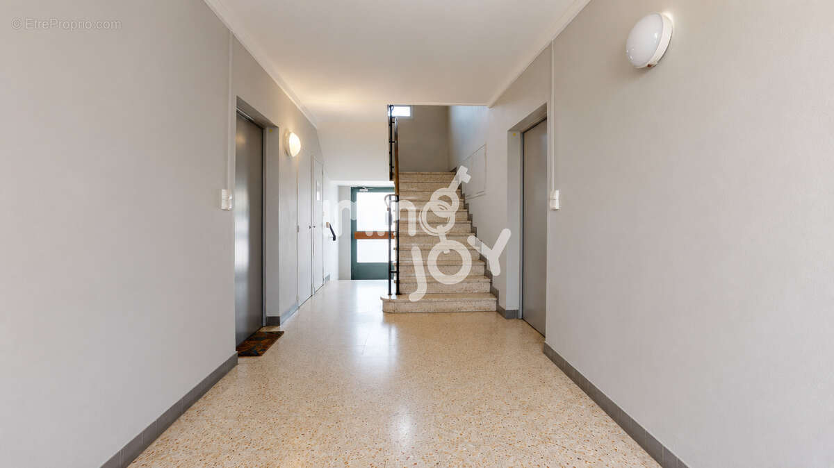 Appartement à CAZERES
