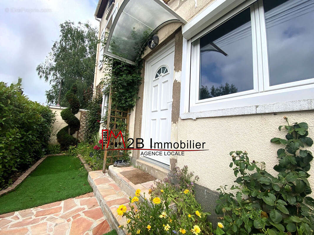 F3 renove avec terrasses - photo 10
