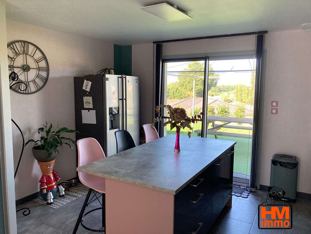 Maison à CONDAT-SUR-VIENNE