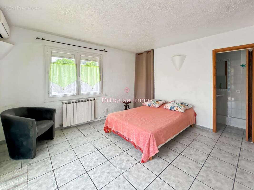 Appartement à ROQUEFORT-LES-PINS