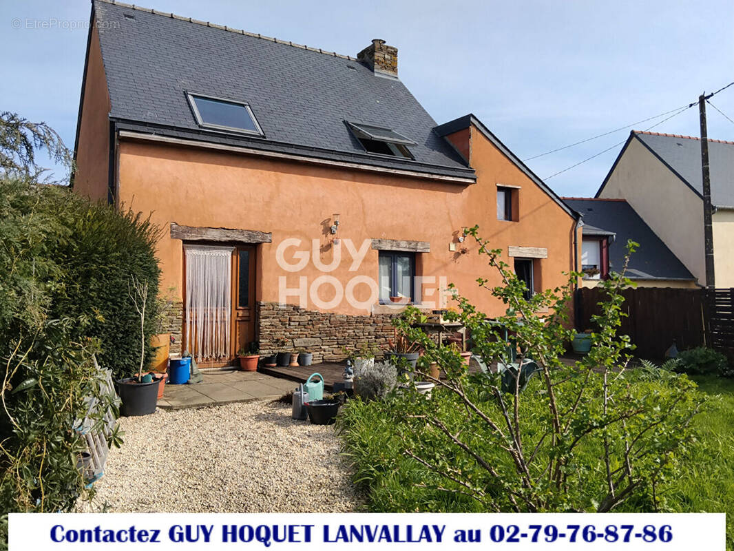 Maison à PLEUGUENEUC