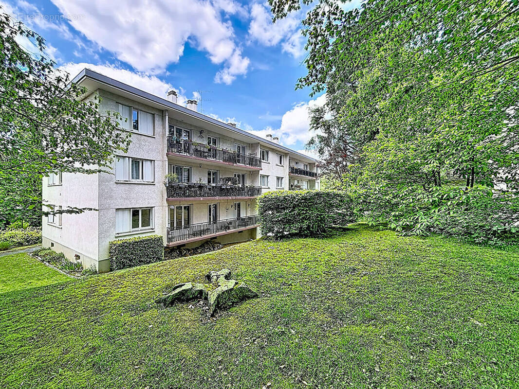 Appartement à JOUARS-PONTCHARTRAIN