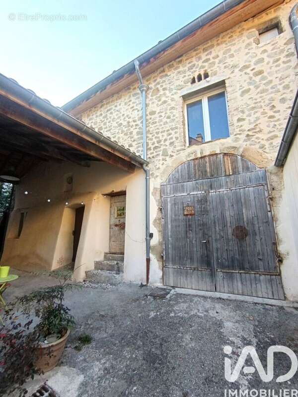 Maison 175 m² à Puy-Saint-Martin  - photo 5