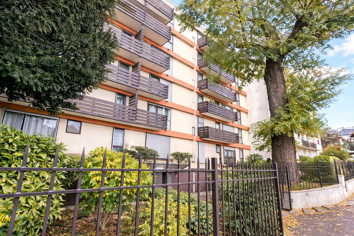 Appartement à BOURG-LA-REINE