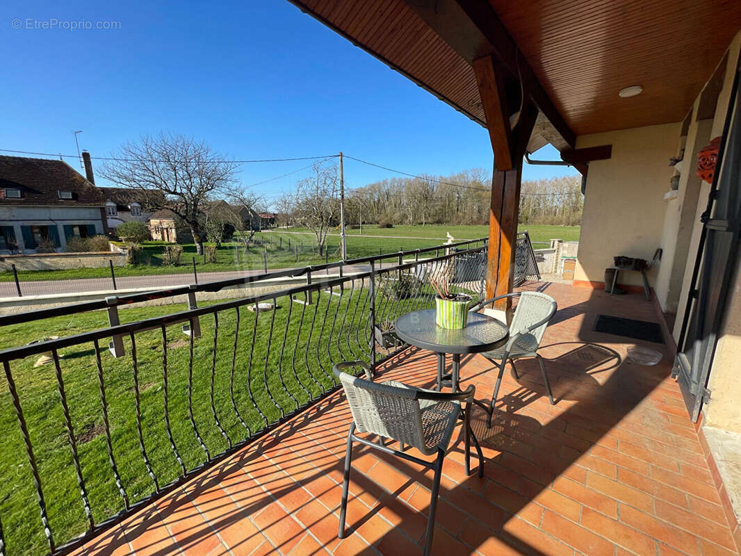 Maison à BUTTEAUX
