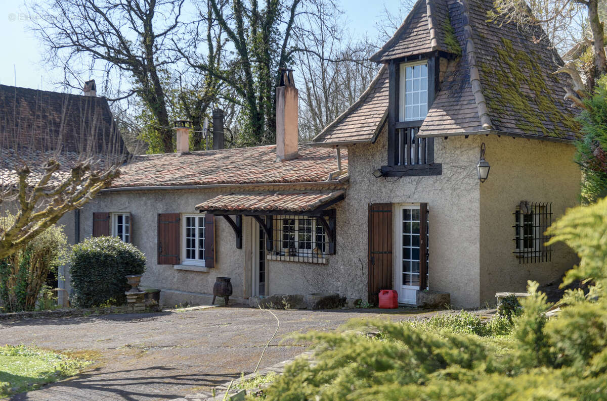 Maison à SAINT-LAURENT-SUR-MANOIRE