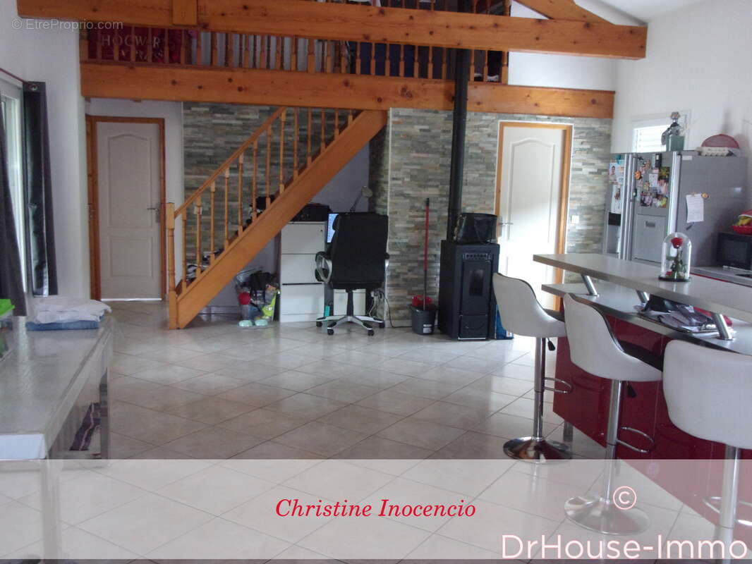 Maison 169 m² à Reignac  - photo 16