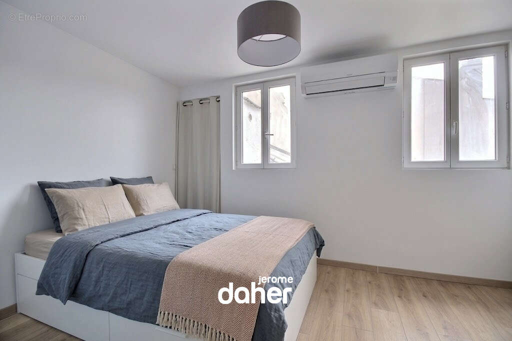 Appartement à MARSEILLE-1E