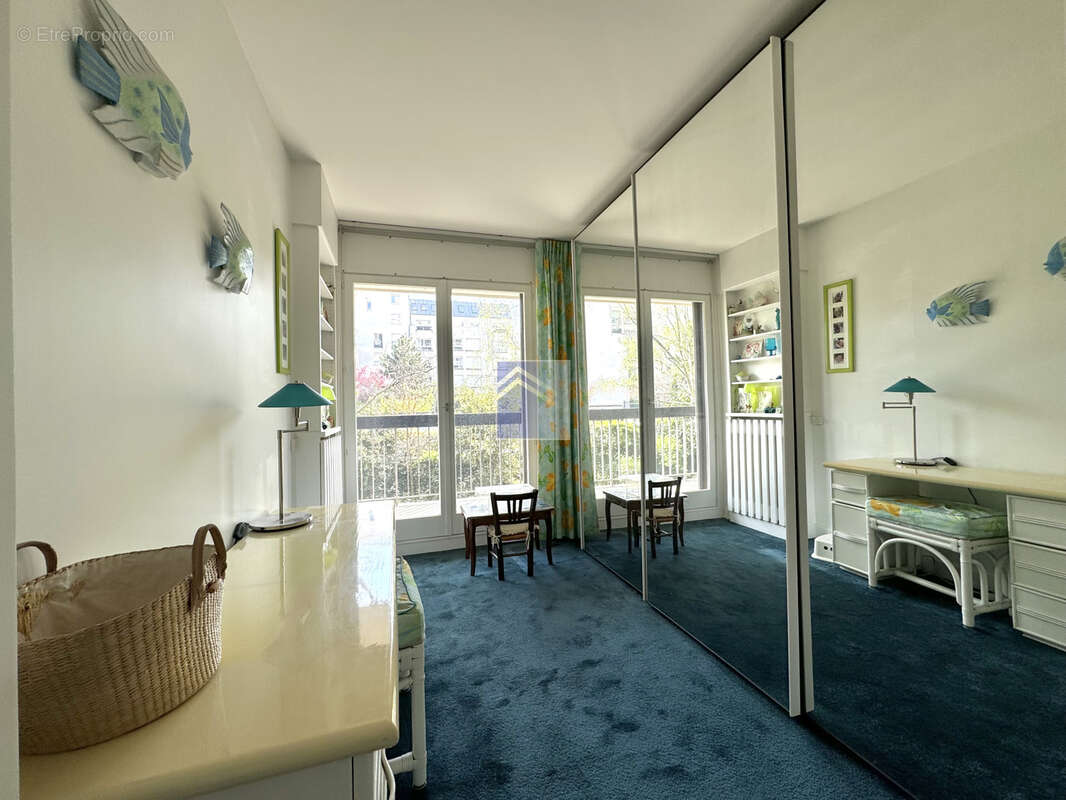 Appartement à COURBEVOIE