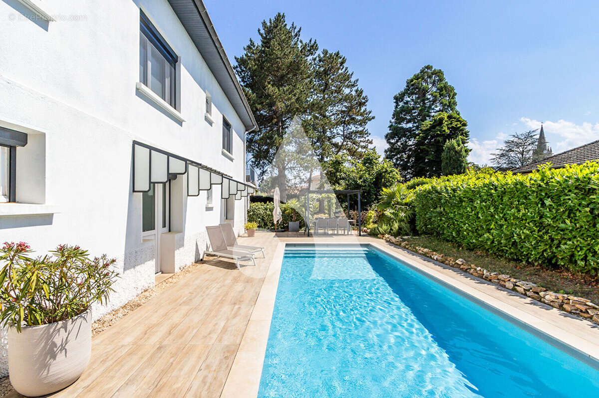 Maison à CHAZAY-D&#039;AZERGUES