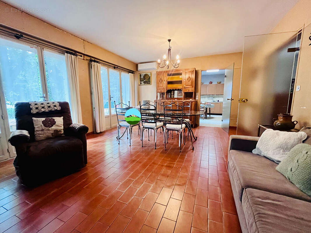 Maison  5 pièces 147 m²  et  sur  1298 m² de terrain avec dépendances - photo 8