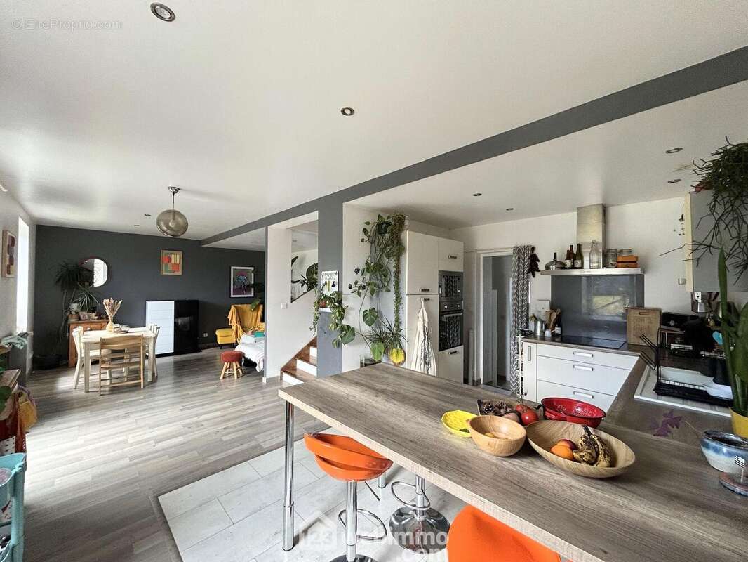Maison à TREDREZ-LOCQUEMEAU