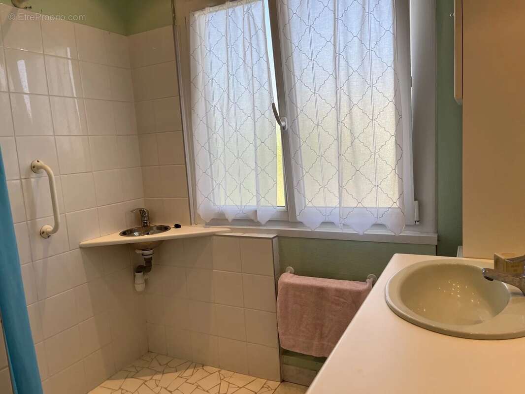 quartier saint Acheul / plain pied / garage + accès terrain - photo 11