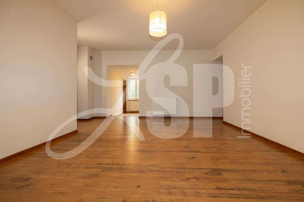 Maison T5 avec petite dépendance