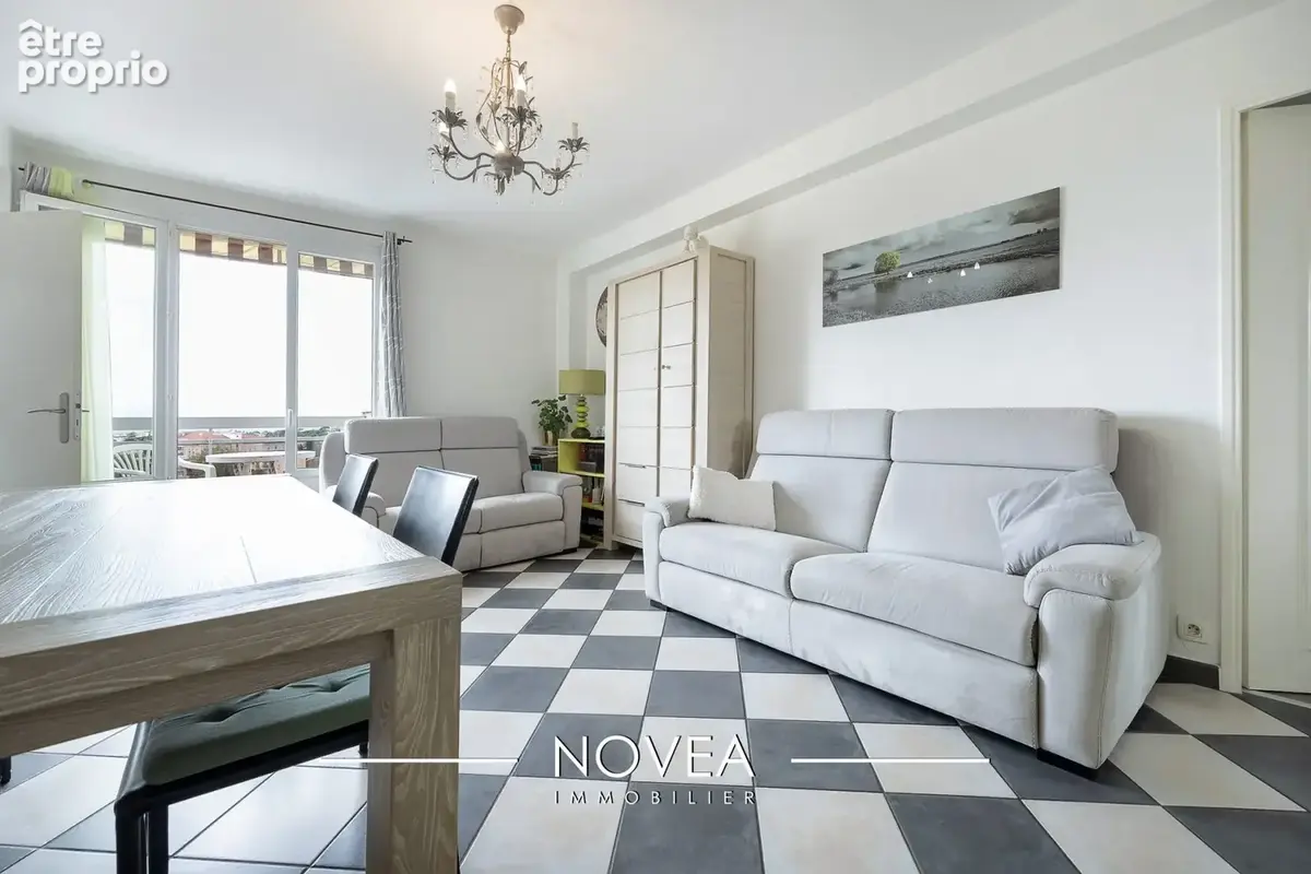 Appartement 4 pièces 70 m² à vendre à Sainte-Foy-Les-Lyon (69110) - photo 3
