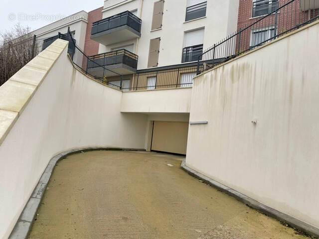 Parking à NANTEUIL-LES-MEAUX