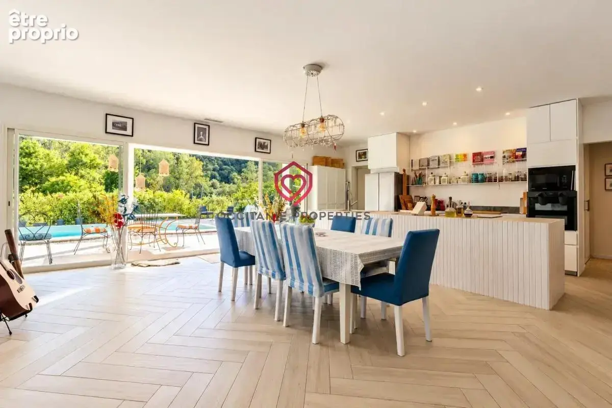 Villa récente de plain-pied avec piscine et vue sur Roquebrun - photo 2