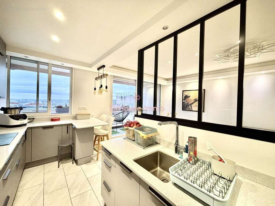 Appartement à LES LILAS