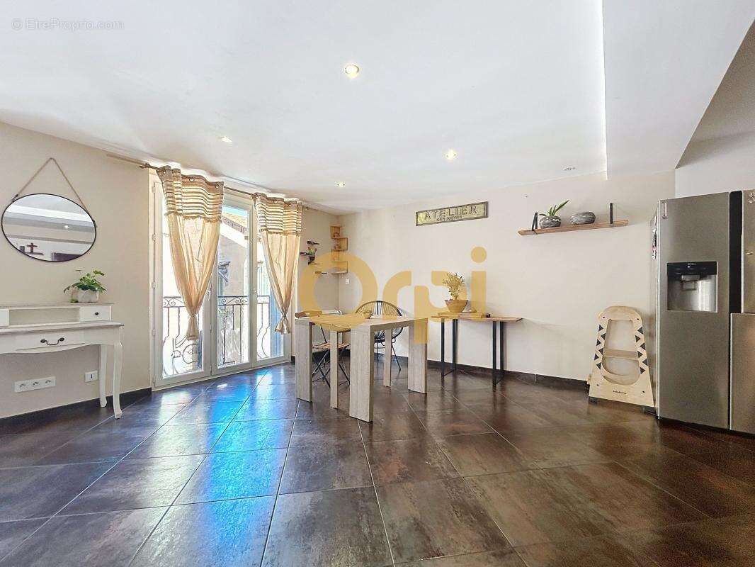 Appartement à ROQUEBRUNE-SUR-ARGENS