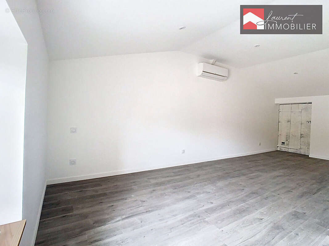 Maison à PONT-DE-VAUX