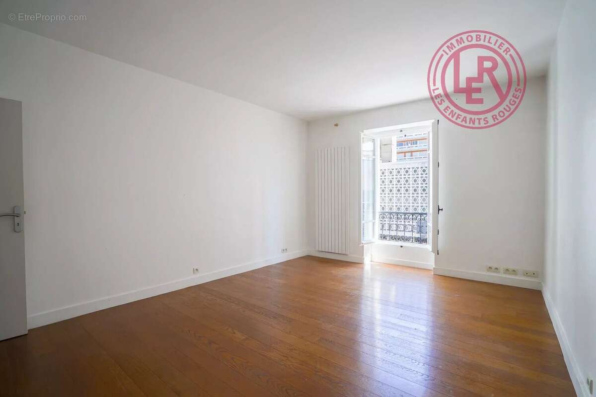 Appartement à PARIS-11E