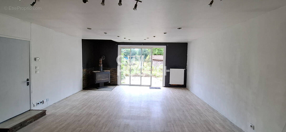 Maison à CAUCHY-A-LA-TOUR