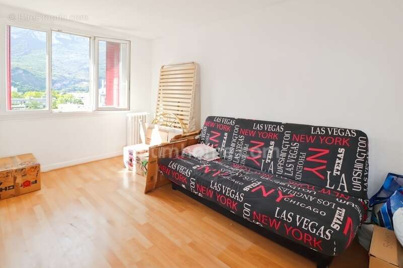 Appartement à FONTAINE