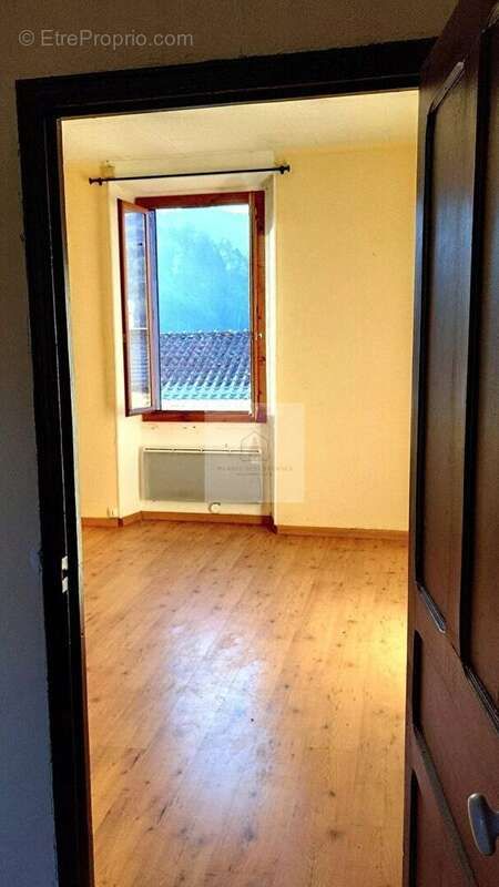 Appartement à LE COLLET-DE-DEZE