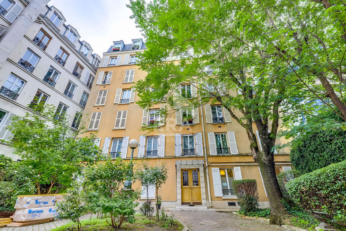 Appartement à PARIS-17E