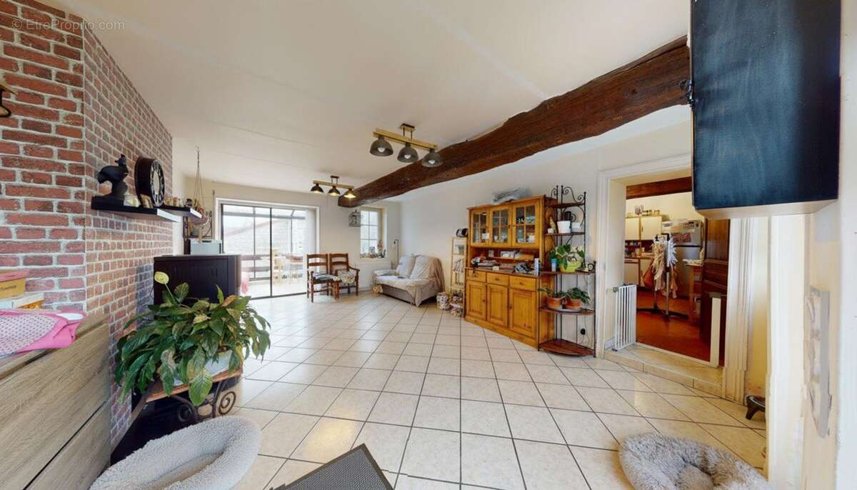 Maison à SAINT-MARTIN-SUR-ARMANCON