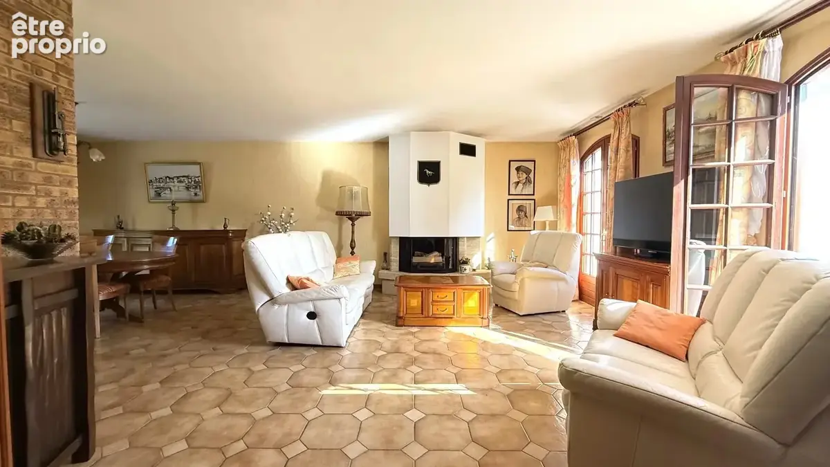 Maison 8 pièces de 203m² - photo 5