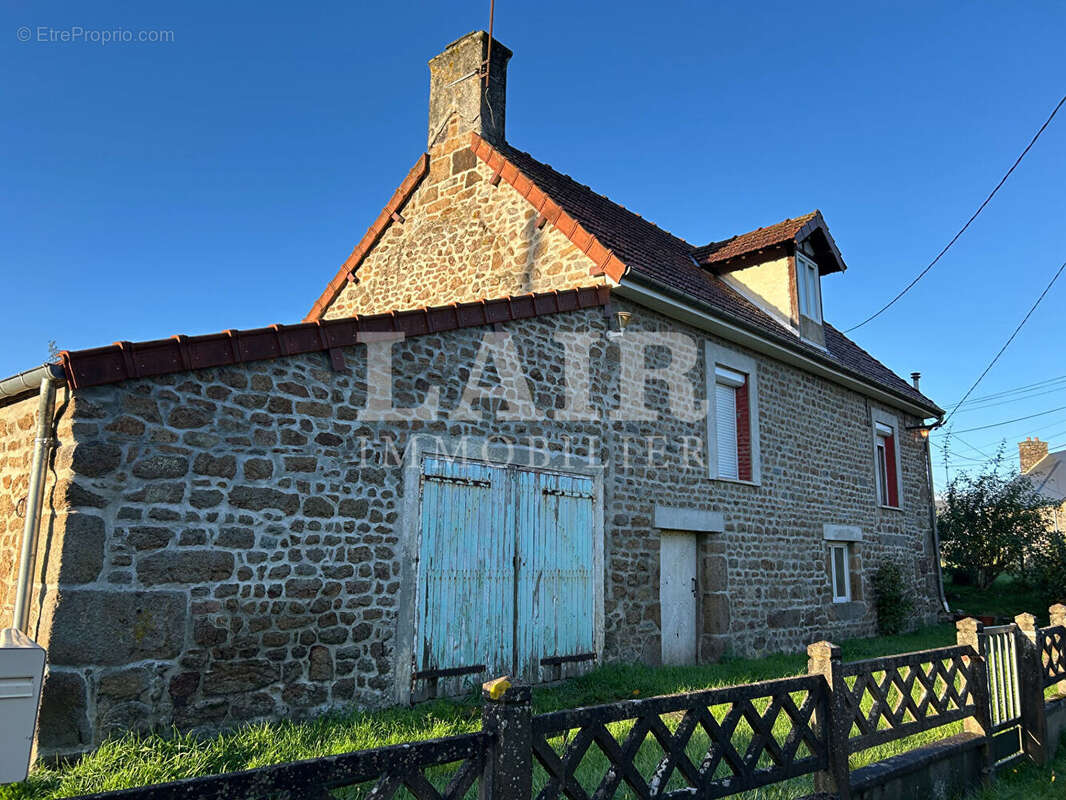 Maison à SAINTE-HONORINE-LA-CHARDONNE