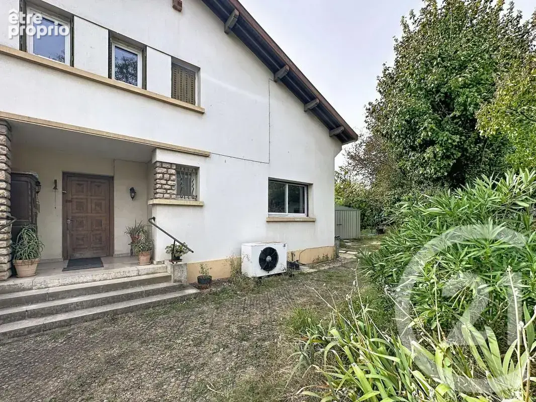 Maison 6 pièces 172 m² à vendre à Feyzin (69320) - photo 2