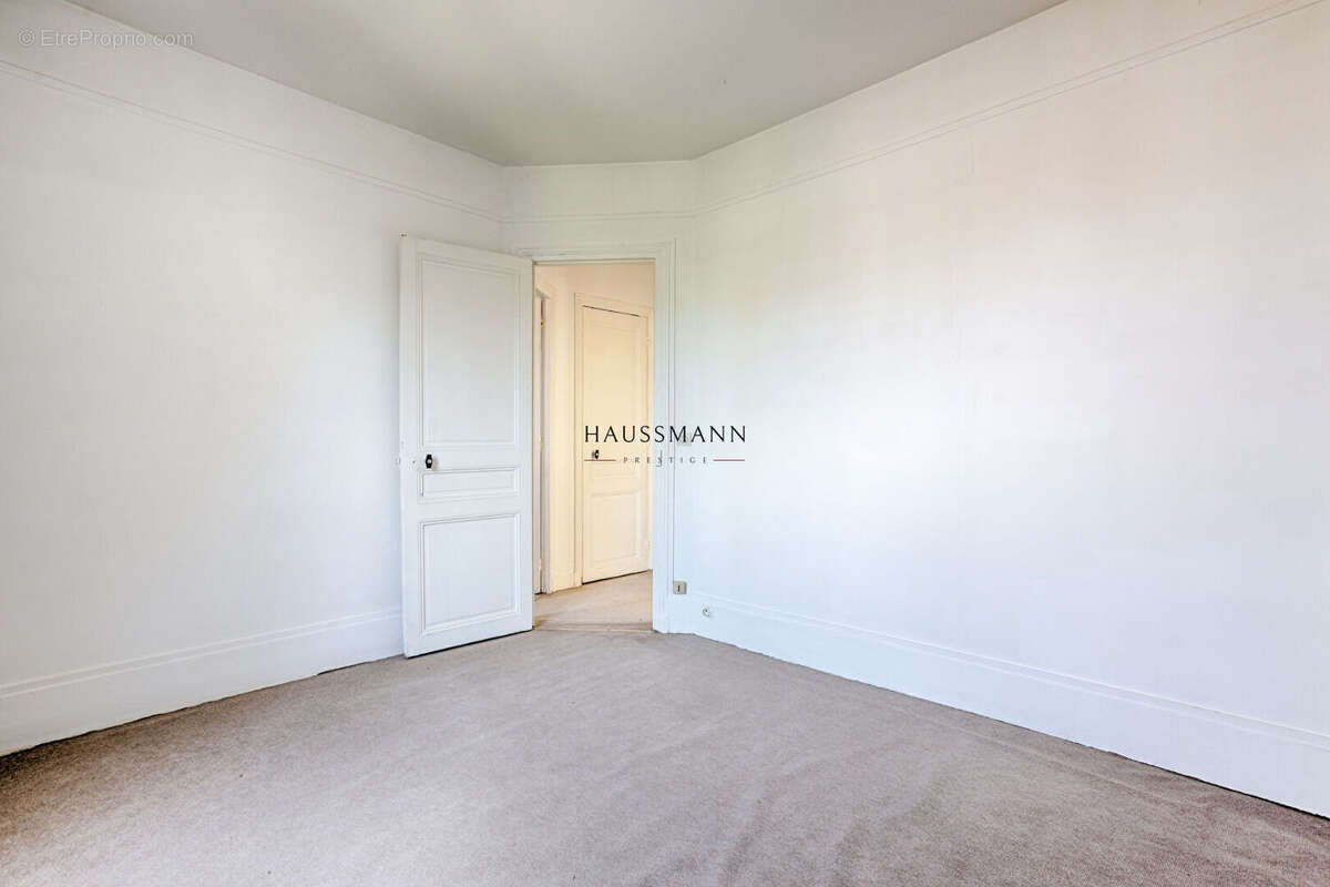 Appartement à NEUILLY-SUR-SEINE