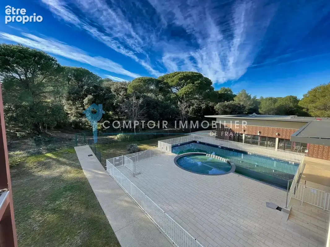 Appartement T3 avec terrasse et parking dans résidence sécurisée au Pont du Gard - photo 1