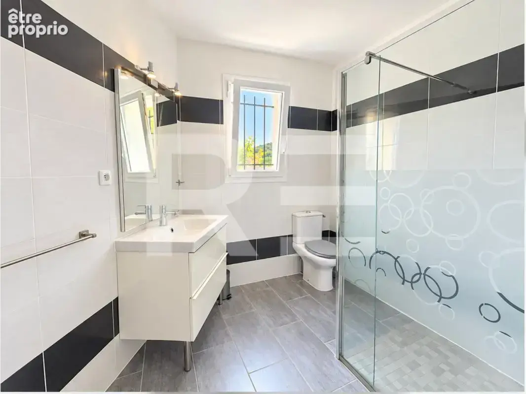 Villa 220 m², 6 chambres, piscine, jacuzzi et double garage - photo 9