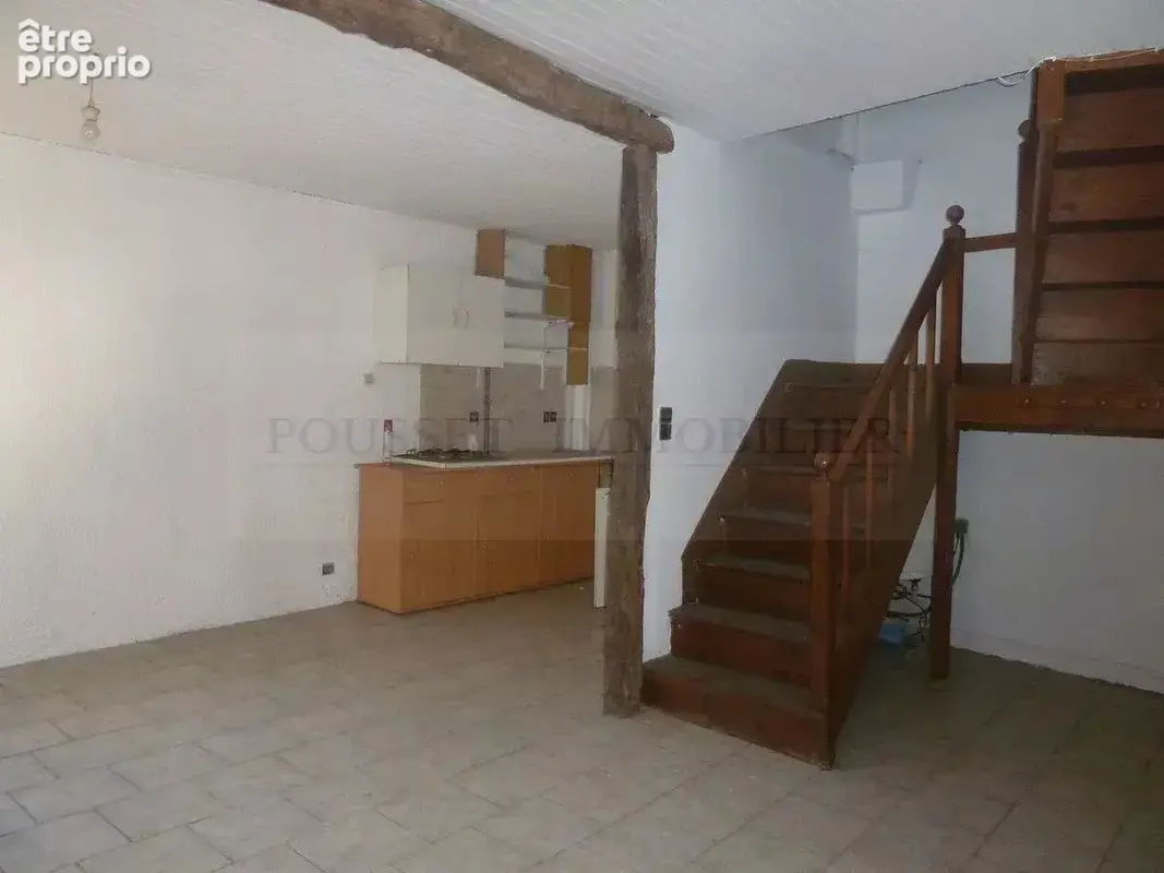 Ancienne maison de bourg en pierre restauree. - photo 2