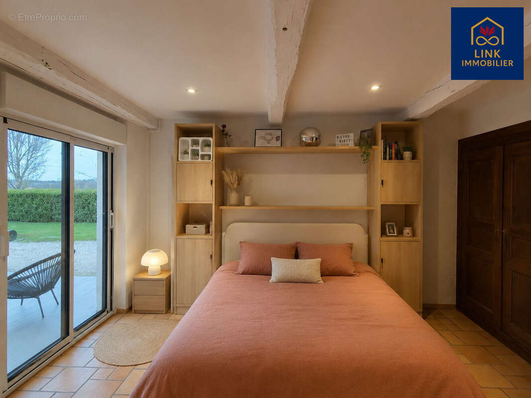 Maison 220 m² à Montvendre  - photo 5