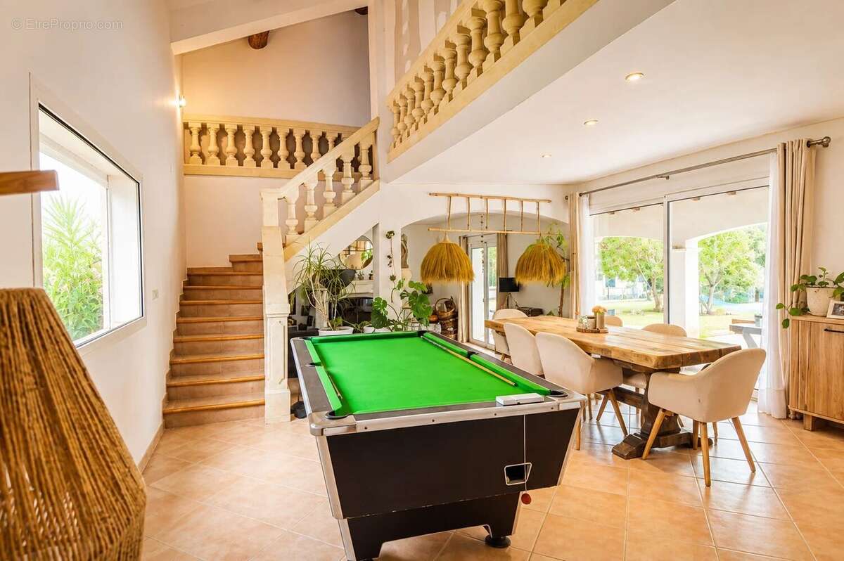Exclusivité – Maison T7 de 217 m² avec double garage sur 1 794 m² à Combaillaux, à 5 minutes de Saint-Gély-du-Fesc - photo 11