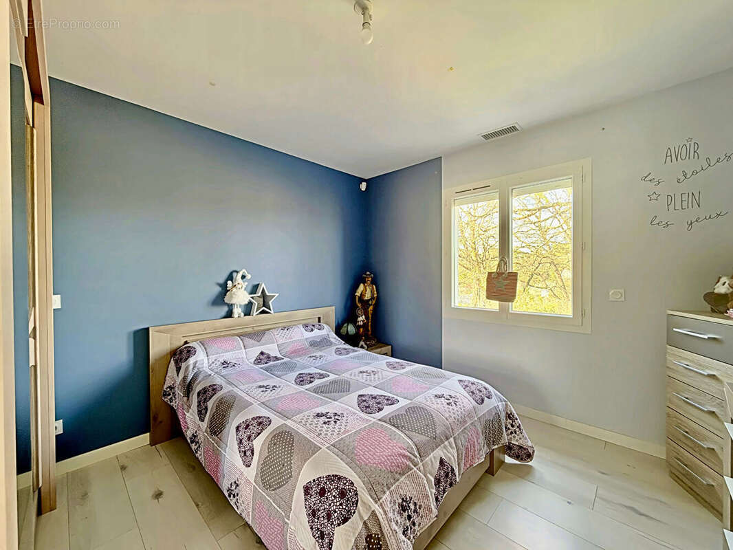 Maison à ROQUEBRUNE-SUR-ARGENS