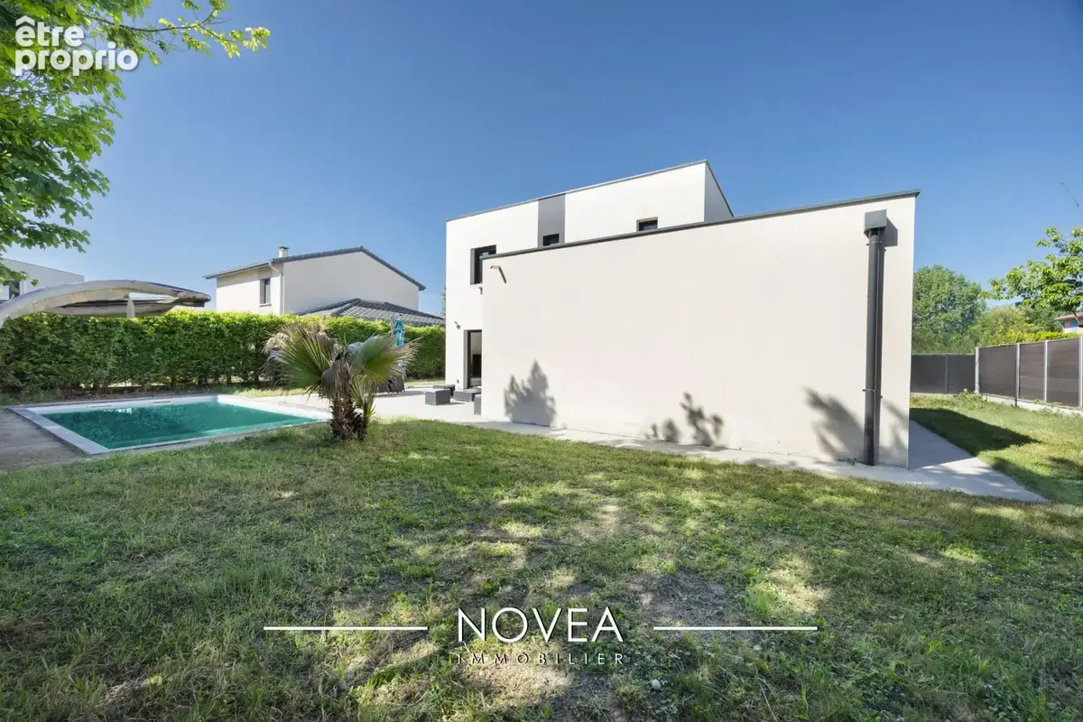 Maison 144 m² à Saint-Maurice-De-Beynost  - photo 4