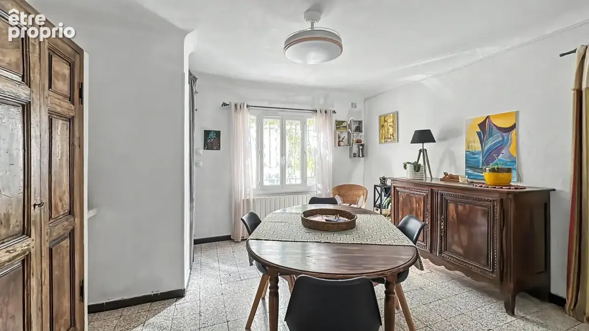 Mas en campagne d'Arles avec habitation familiale, deux gîtes, piscine, dépendances et grand jardin arboré - photo 11