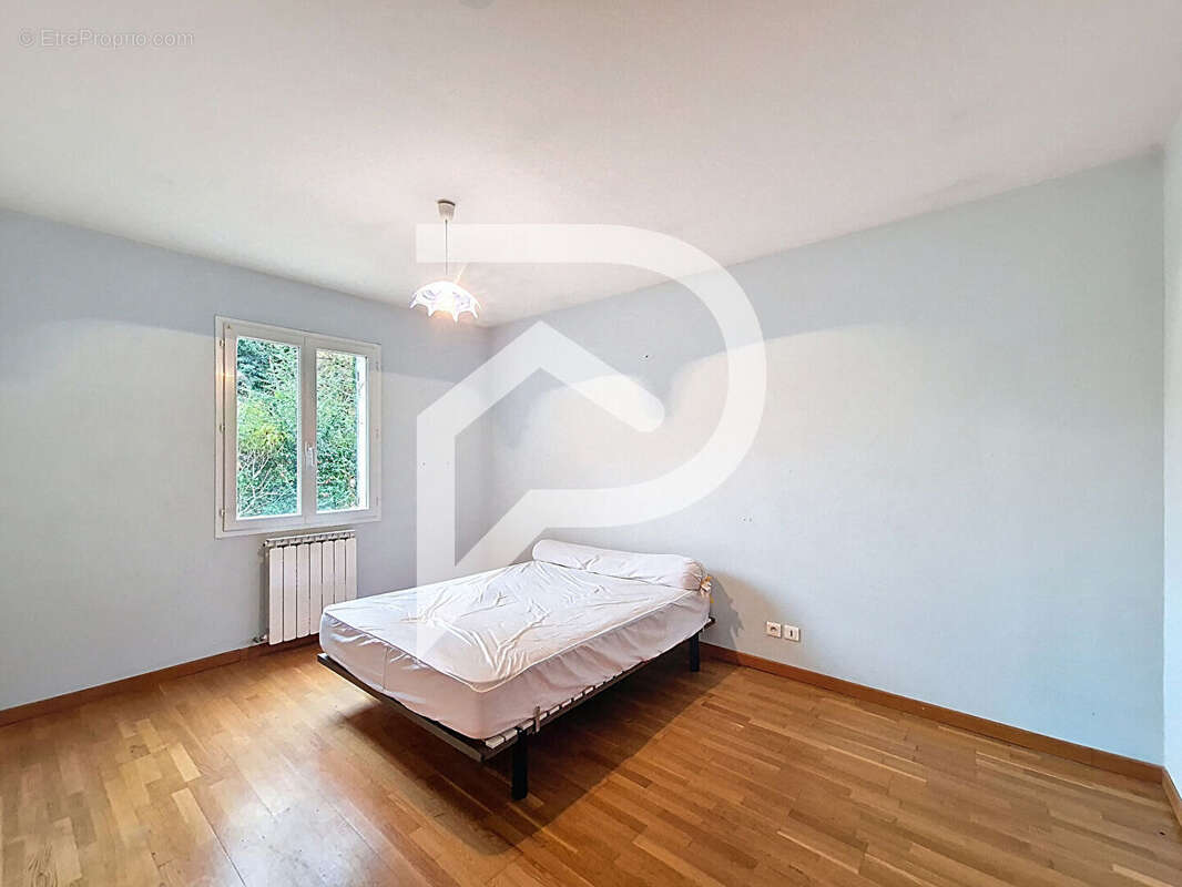 Maison à MONTELIMAR