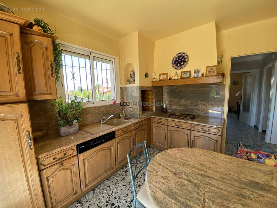 Maison 108 m² à Villelongue-De-La-Salanque  - photo 7