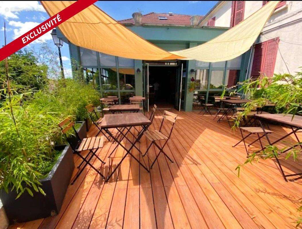 Commerce à VAUHALLAN